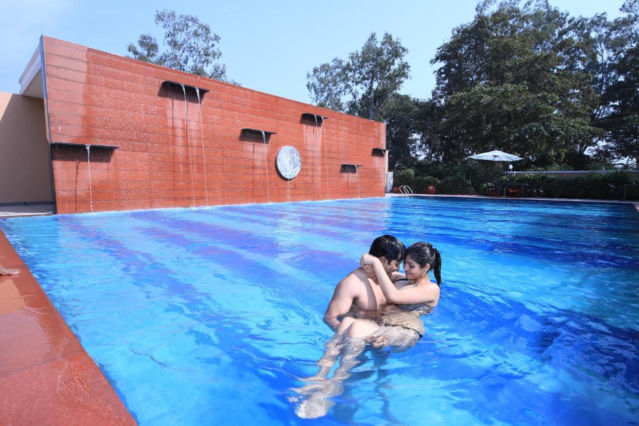 Hotel Aveo By Amatra, Gateway To Corbett Kashipur Esterno foto