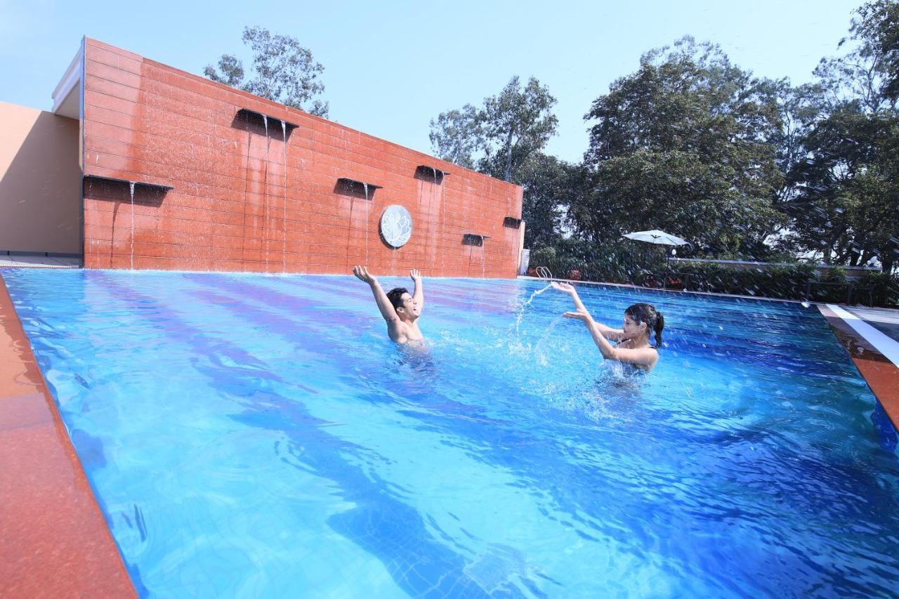 Hotel Aveo By Amatra, Gateway To Corbett Kashipur Esterno foto