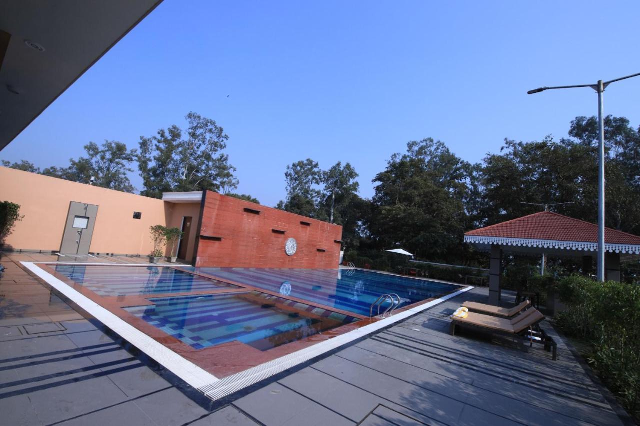 Hotel Aveo By Amatra, Gateway To Corbett Kashipur Esterno foto