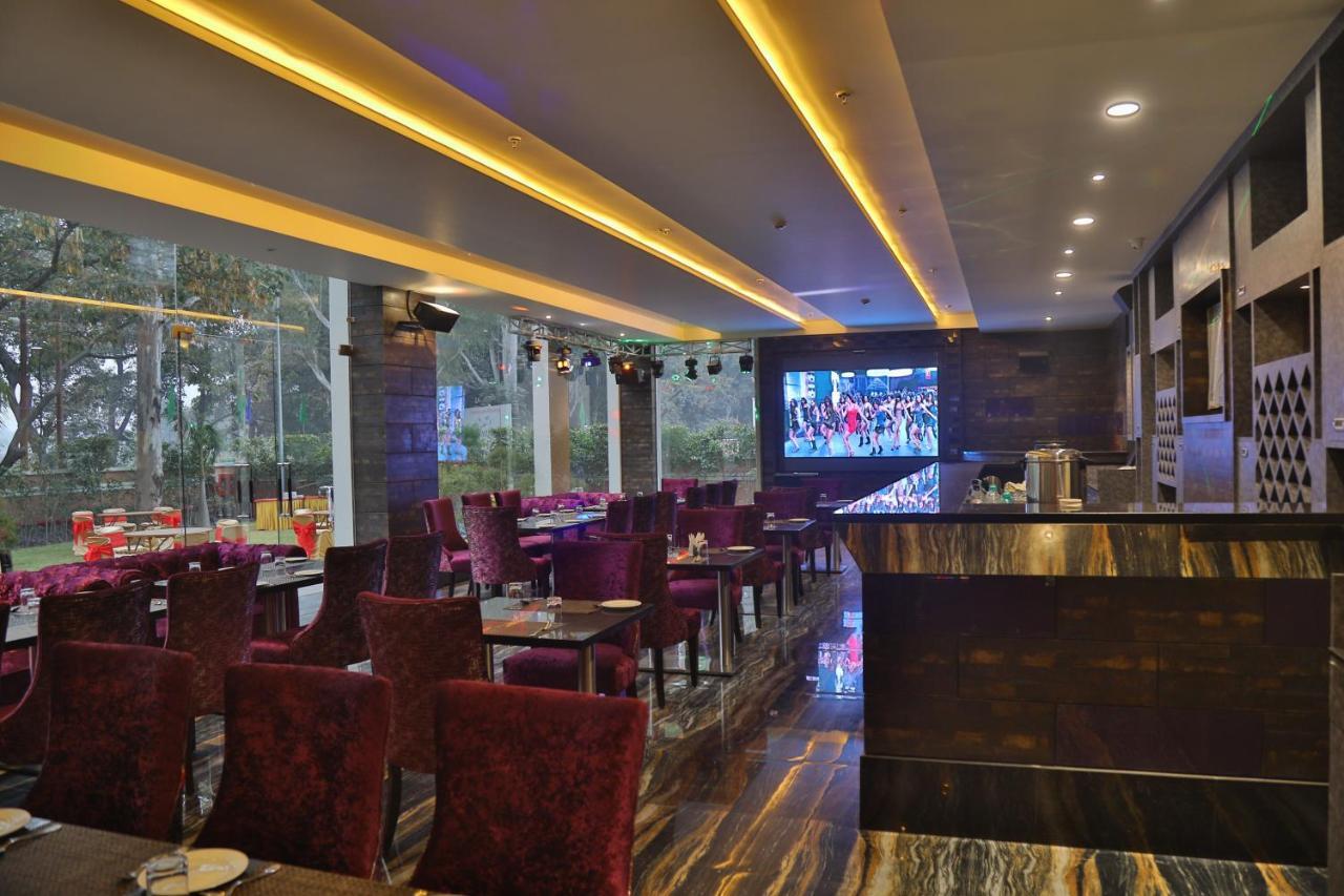 Hotel Aveo By Amatra, Gateway To Corbett Kashipur Esterno foto