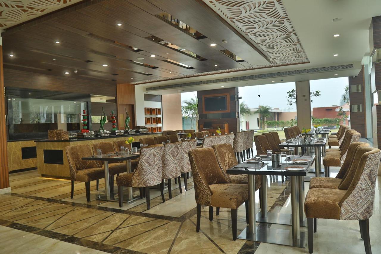 Hotel Aveo By Amatra, Gateway To Corbett Kashipur Esterno foto