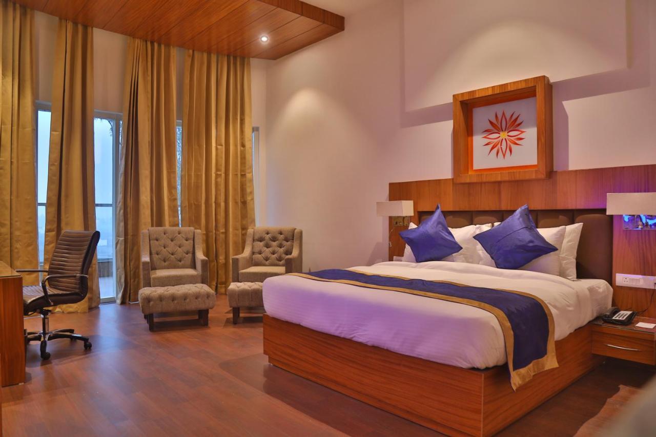 Hotel Aveo By Amatra, Gateway To Corbett Kashipur Esterno foto