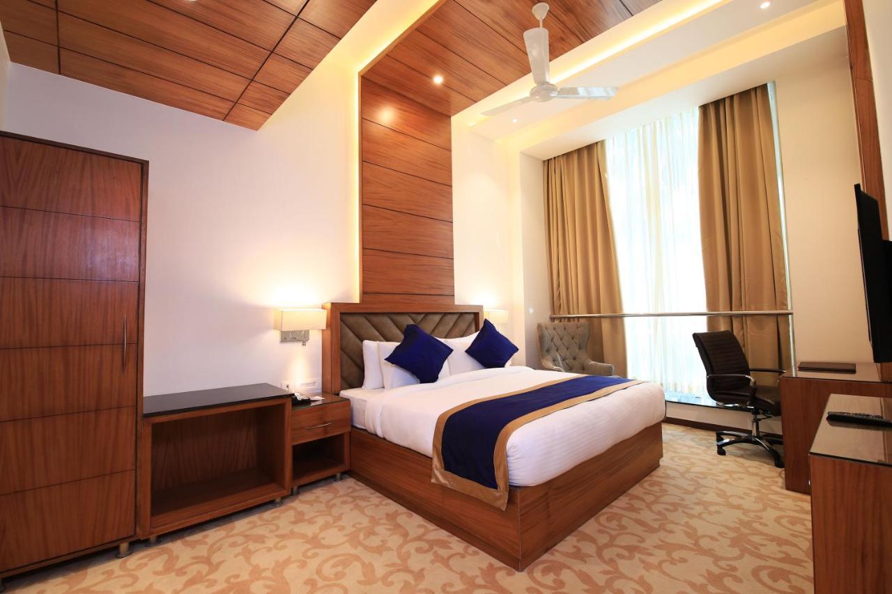 Hotel Aveo By Amatra, Gateway To Corbett Kashipur Esterno foto